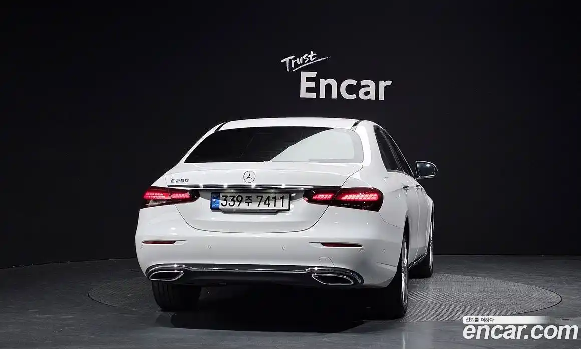 Mercedes-Benz E-Class 2022 2.0 гидро в Москве № 2124966, фото 3