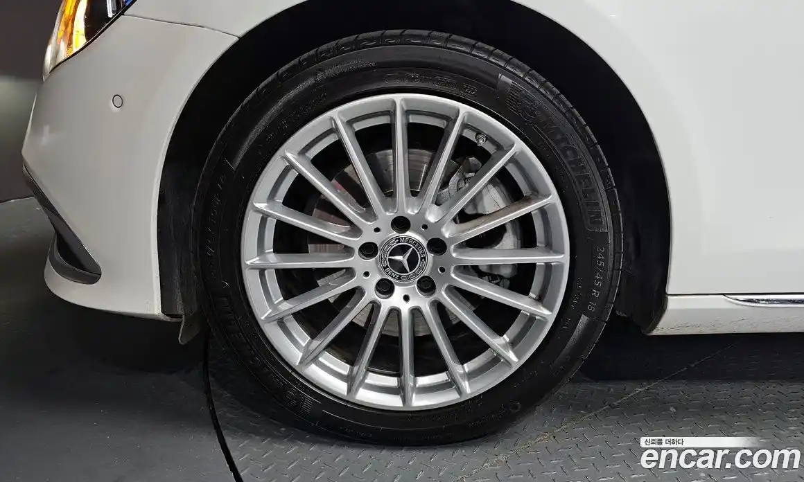 Mercedes-Benz E-Class 2022 2.0 гидро в Москве № 2124966, фото 4