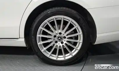 Mercedes-Benz E-Class 2022 2.0 гидро в Москве № 2124966, миниатюра 6