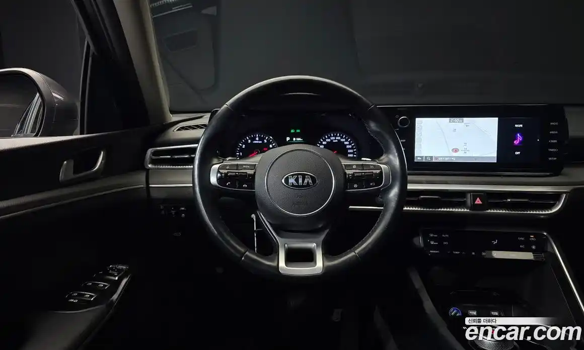 Kia K5 2021 2.0 гидро в Москве № 2125032, фото 19