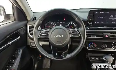 Kia Seltos 2022 1.6 гидро в Москве № 2125291, миниатюра 12