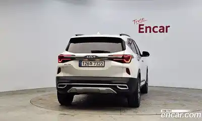 Kia Seltos 2022 1.6 гидро в Москве № 2125291, миниатюра 4