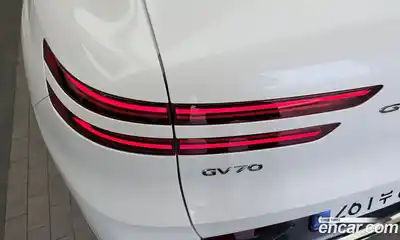 Genesis GV70 2025 2.5 гидро в Москве № 2125377, миниатюра 9