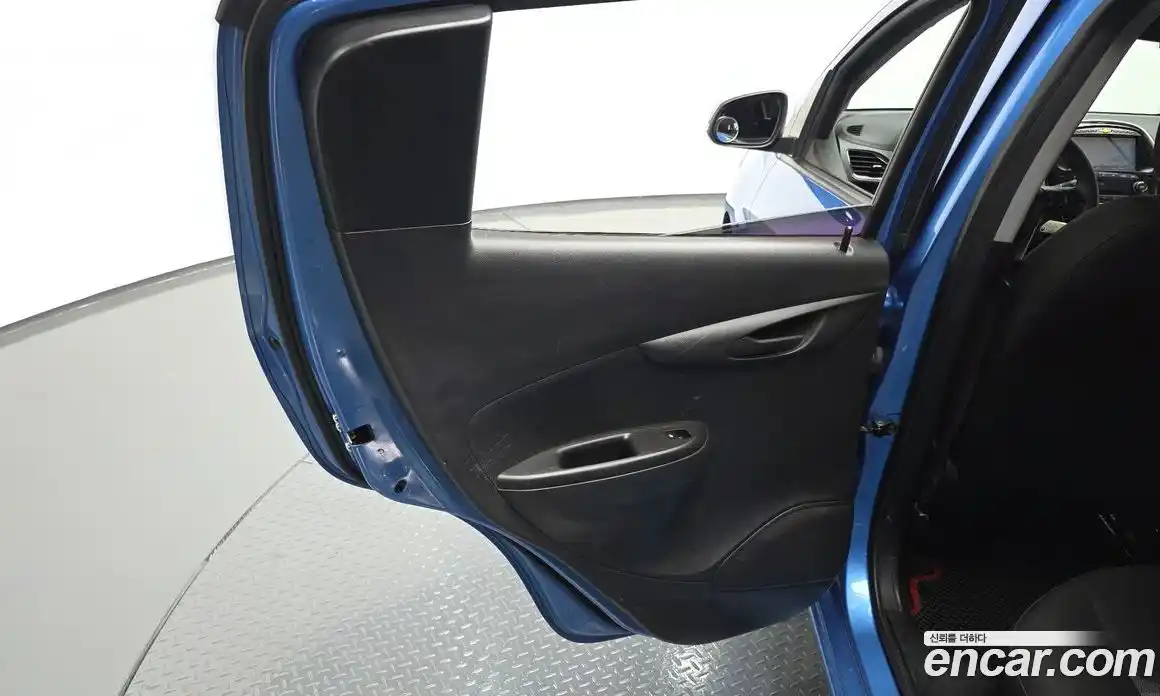 Chevrolet Spark 2016 1.0 гидро в Москве, фото 15