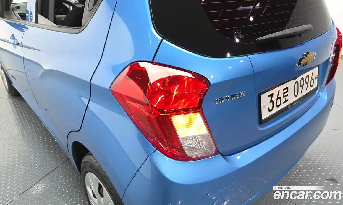Chevrolet Spark 2016 1.0 гидро в Москве, фото 9
