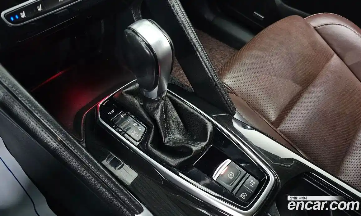 Renault QM6 2018 2.0 гидро в Москве № 2129074, фото 9
