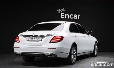 Mercedes-Benz E-Class 2018 2.0 гидро в Москве № 2129275, миниатюра 2