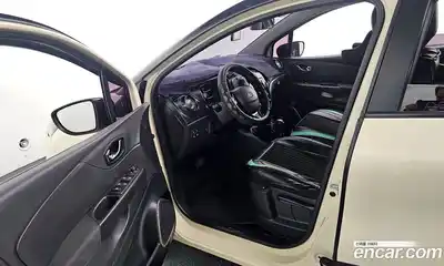 Renault QM3 2015 1.5 гидро в Москве № 2129336, миниатюра 10