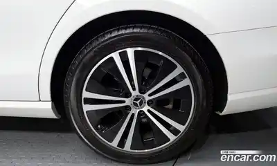 Mercedes-Benz E-Class 2020 2.0 гидро в Москве № 2129426, миниатюра 6
