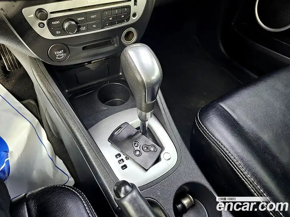 Renault SM3 2015 1.6 гидро в Москве № 2129733, фото 11