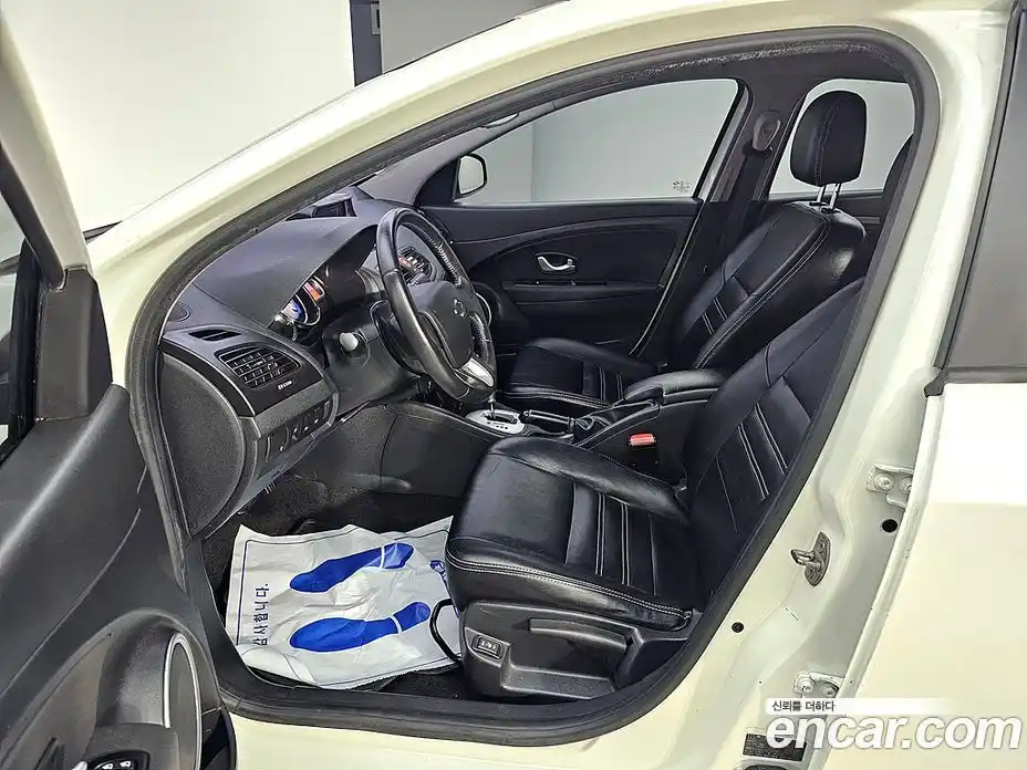 Renault SM3 2015 1.6 гидро в Москве № 2129733, фото 5