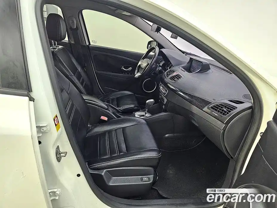 Renault SM3 2015 1.6 гидро в Москве № 2129733, фото 8