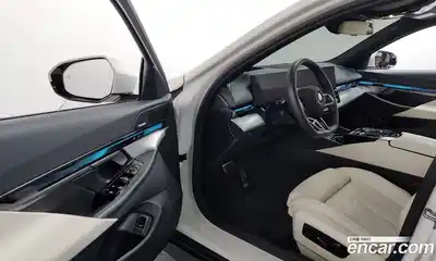 BMW 5-Series 2025 2.0 гидро в Москве № 2129829, миниатюра 10