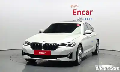 BMW 5-Series, 2022