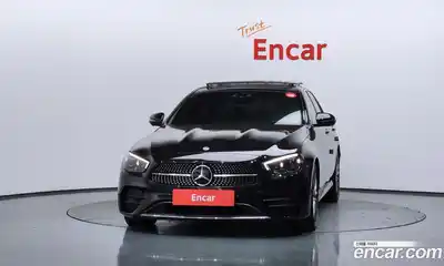Mercedes-Benz E-Class 2022 2.0 гидро в Москве № 2130957, миниатюра 3