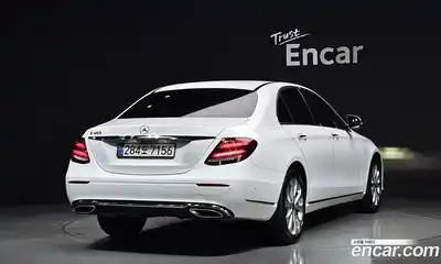 Mercedes-Benz E-Class 2018 2.0 гидро в Москве № 2130959, миниатюра 2