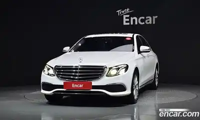Mercedes-Benz E-Class 2018 2.0 гидро в Москве № 2130959, миниатюра 3