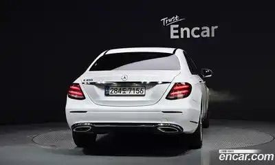 Mercedes-Benz E-Class 2018 2.0 гидро в Москве № 2130959, миниатюра 4