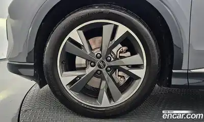 Audi Q4 e-tron 2023 0.2 гидро в Москве № 2131007, миниатюра 4