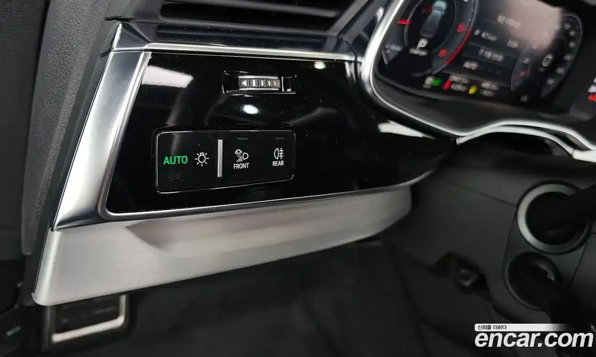 Audi Q8 2020 3.0 гидро в Москве № 2131245, фото 28