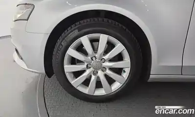 Audi A4 2011 2.0 гидро в Москве № 2131278, миниатюра 5