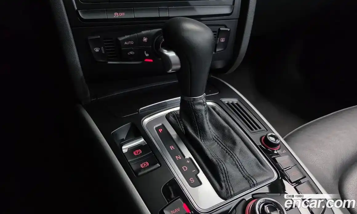 Audi A4 2011 2.0 гидро в Москве № 2131278, фото 9