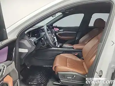 Audi e-tron 2020 гидро в Москве № 2131479, миниатюра 11