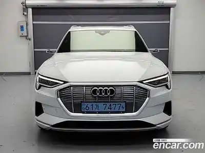Audi e-tron 2020 гидро в Москве № 2131479, миниатюра 2