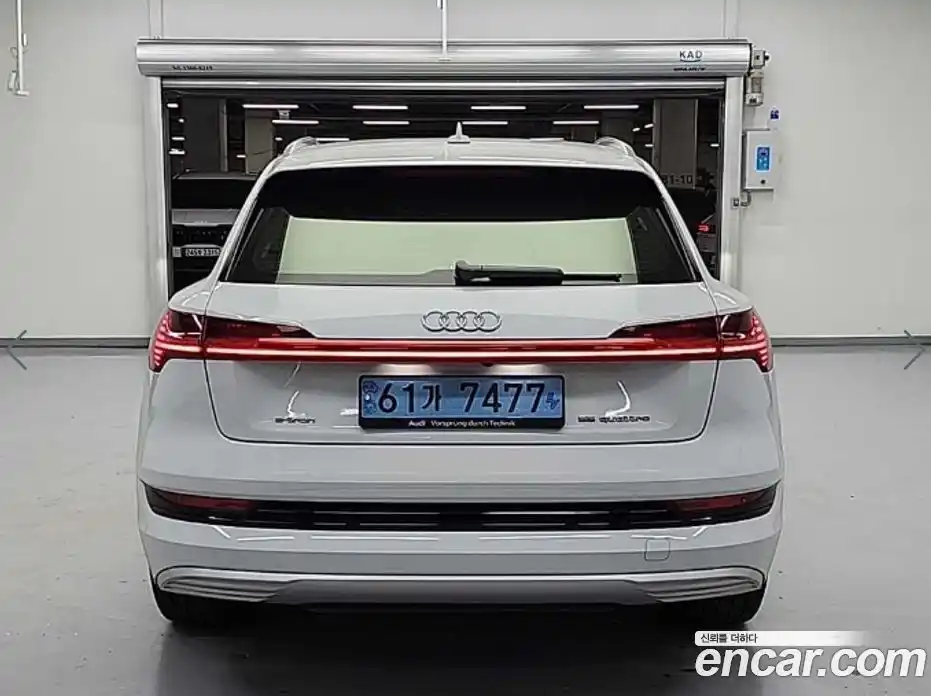 Audi e-tron 2020 гидро в Москве № 2131479, фото 3