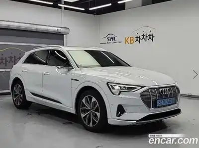 Audi e-tron 2020 гидро в Москве № 2131479, миниатюра 4