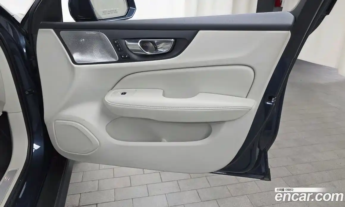 Volvo V60 2021 2.0 гидро в Москве № 2131520, фото 15