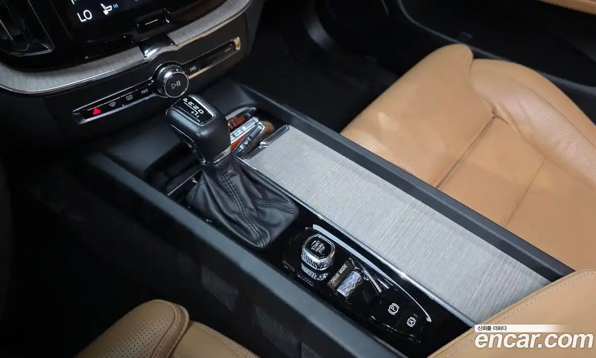 Volvo XC60 2019 2.0 гидро в Москве № 2131549, фото 12
