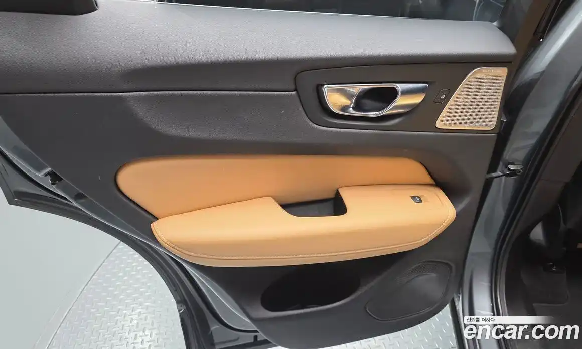 Volvo XC60 2019 2.0 гидро в Москве № 2131549, фото 15