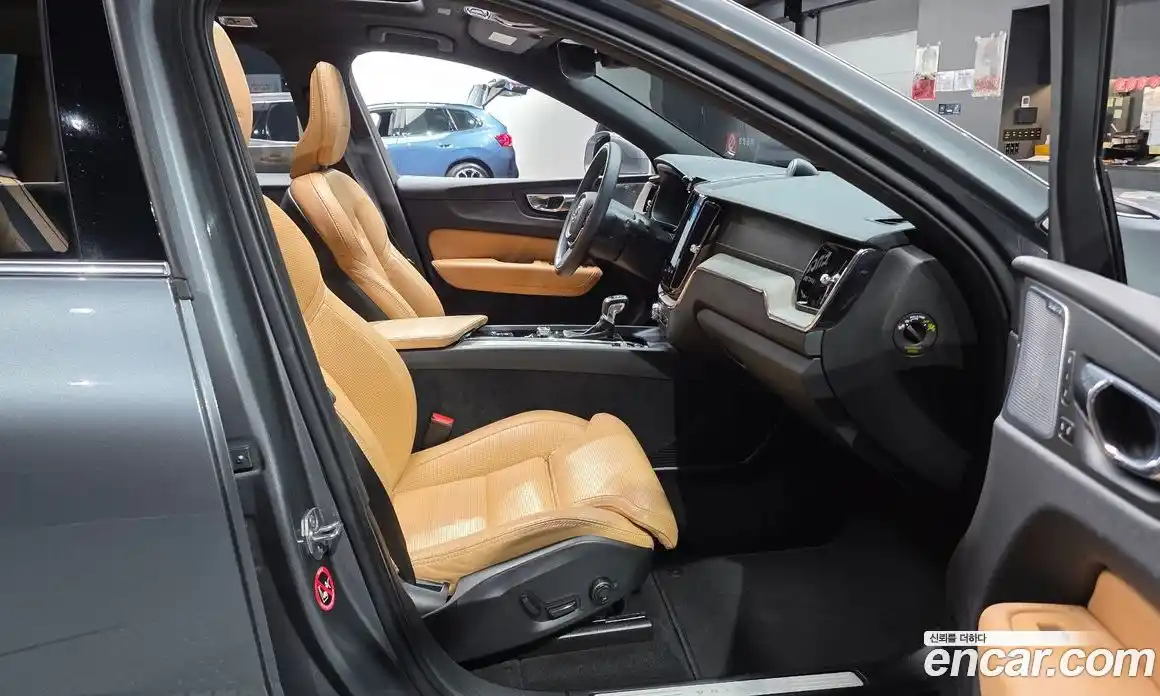 Volvo XC60 2019 2.0 гидро в Москве № 2131549, фото 16