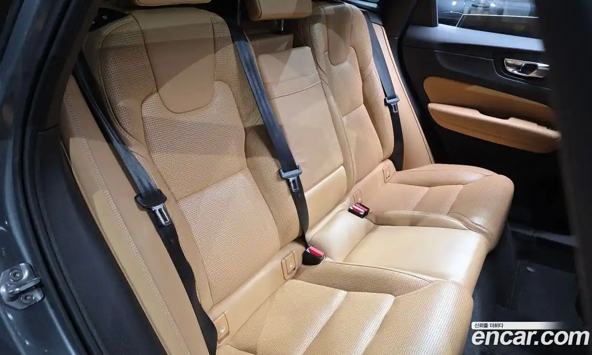 Volvo XC60 2019 2.0 гидро в Москве № 2131549, фото 17