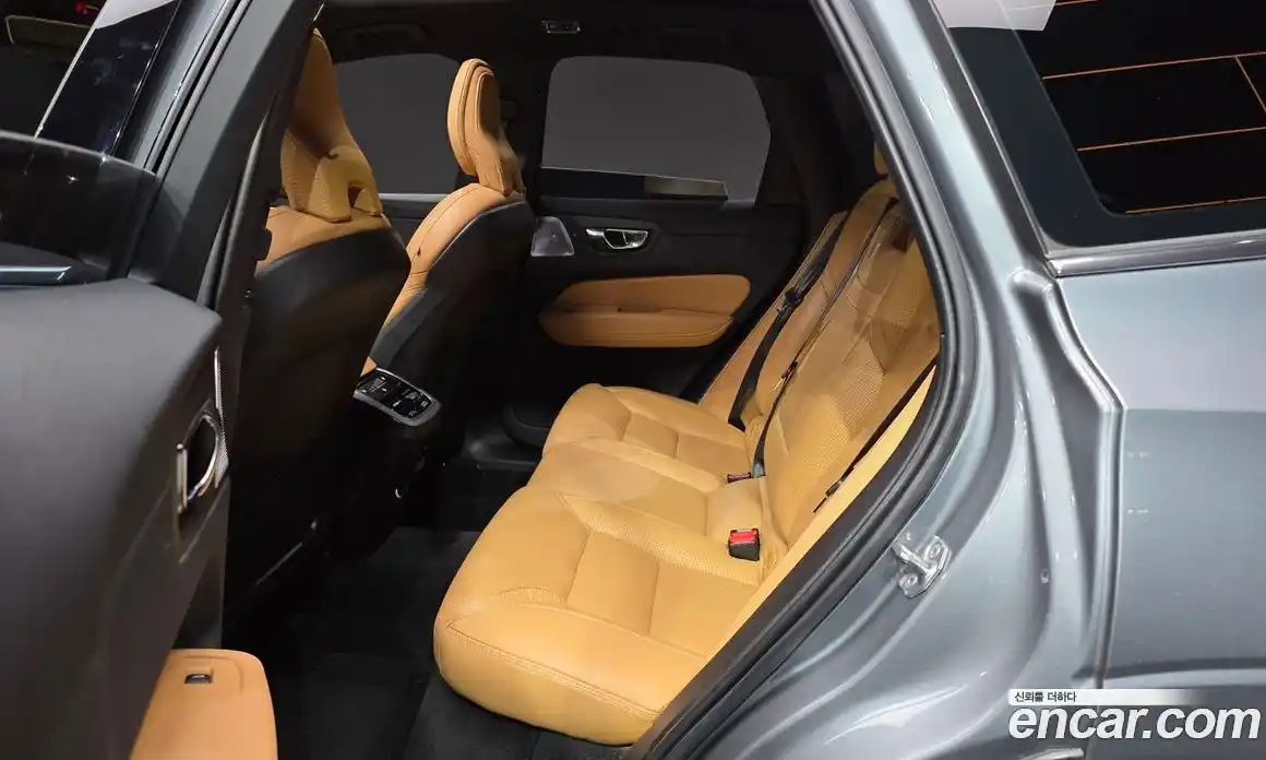 Volvo XC60 2019 2.0 гидро в Москве № 2131549, фото 18