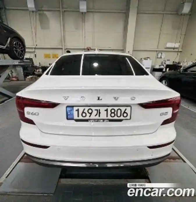 Volvo S60 2023 2.0 гидро в Москве № 2131604, фото 3