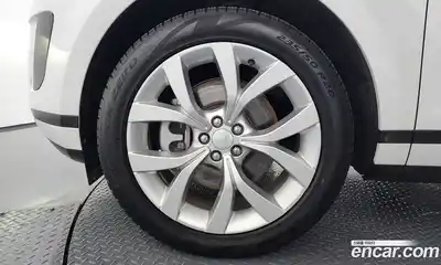 Land Rover Range-Rover Evoque 2022 2.0 гидро в Москве № 2131847, миниатюра 5