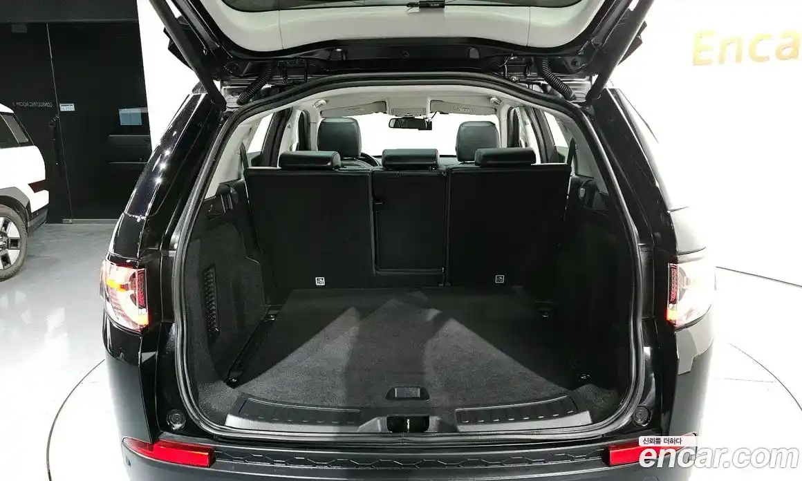 Land Rover Discovery Sport 2017 2.0 гидро в Москве № 2131929, фото 24