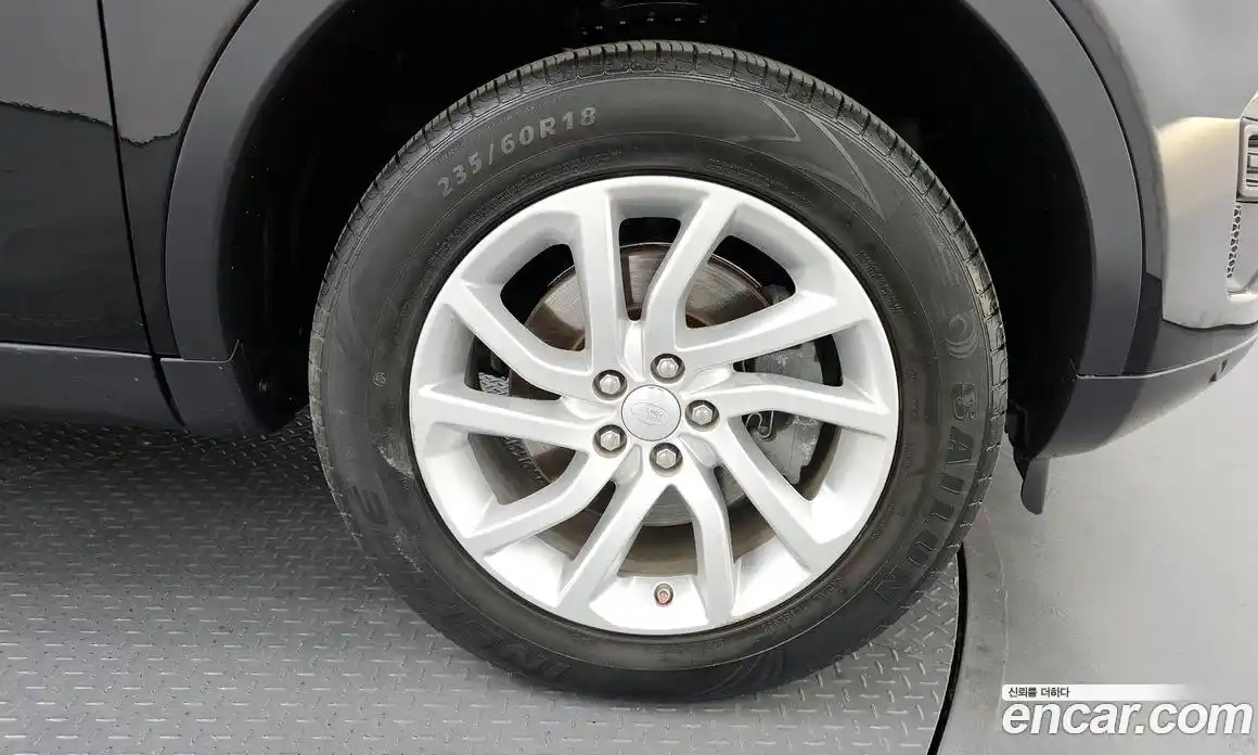 Land Rover Discovery Sport 2017 2.0 гидро в Москве № 2131929, фото 7