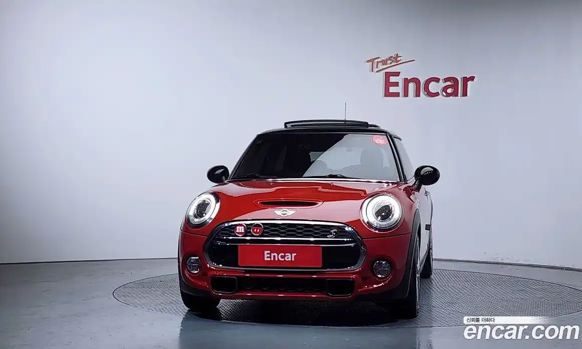 Mini Cooper 2018 2.0 гидро в Москве № 2132100, фото 3