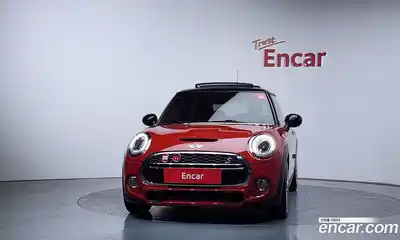 Mini Cooper 2018 2.0 гидро в Москве № 2132100, миниатюра 3