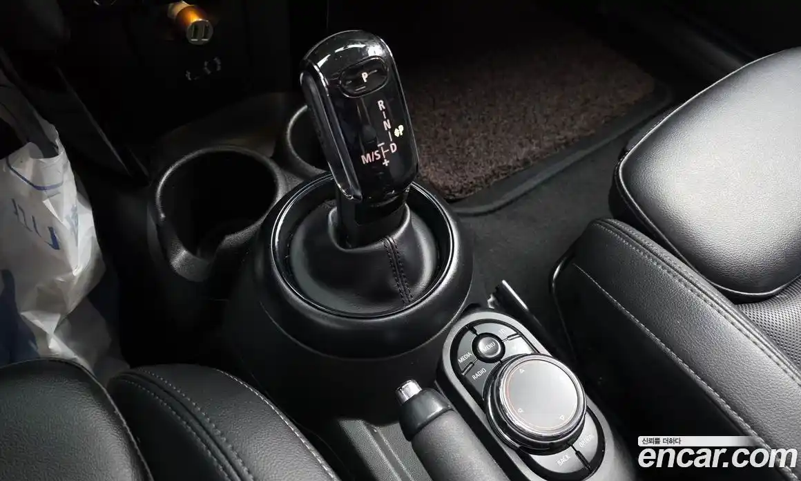 Mini Cooper 2018 1.5 гидро в Москве № 2132120, фото 12