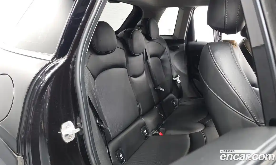 Mini Cooper 2018 1.5 гидро в Москве № 2132120, фото 18