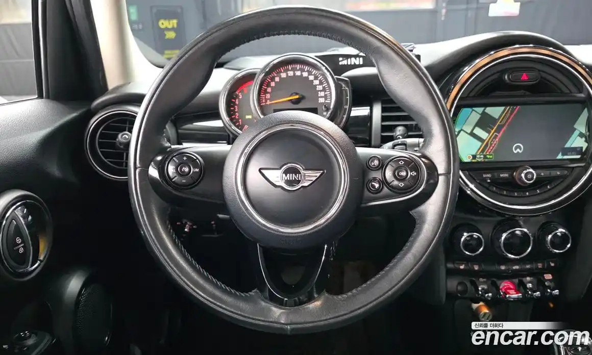 Mini Cooper 2018 1.5 гидро в Москве № 2132120, фото 19