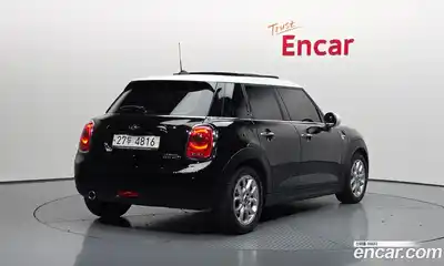 Mini Cooper 2018 1.5 гидро в Москве № 2132120, миниатюра 2