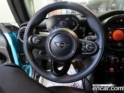 Mini Cooper Convertible 2020 1.5 гидро в Москве № 2132181, миниатюра 11