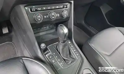 Volkswagen Tiguan 2020 2.0 гидро в Москве № 2132415, миниатюра 12