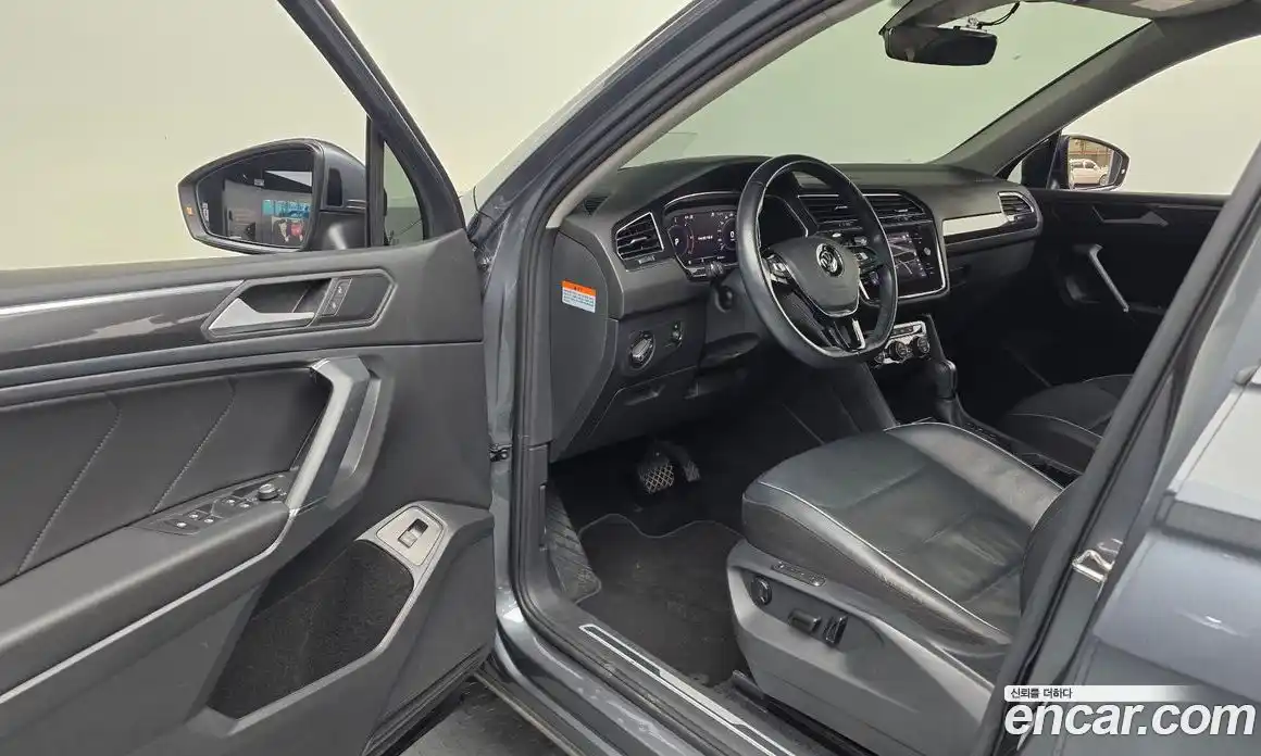 Volkswagen Tiguan 2020 2.0 гидро в Москве № 2132415, фото 13