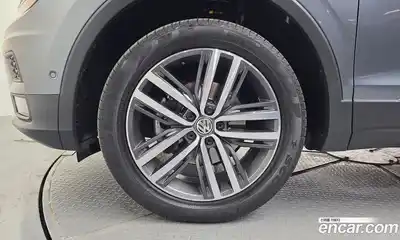 Volkswagen Tiguan 2020 2.0 гидро в Москве № 2132415, миниатюра 5